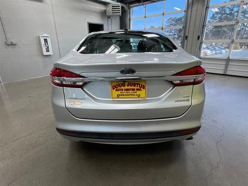 Ingot Silver Metallic 2018 Ford Fusion Hybrid SE
