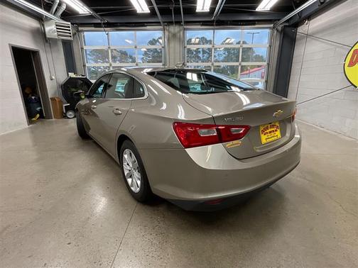 Mineral Gray Metallic 2023 Chevrolet Malibu FWD 1LT