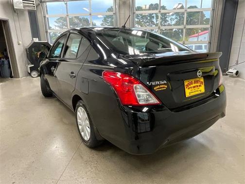 2019 Nissan Versa 1.6 S+