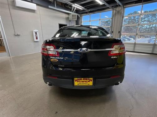 2018 Ford Taurus SEL