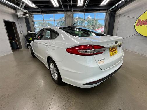 Oxford White 2018 Ford Fusion S