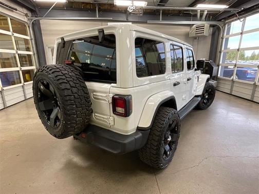 Bright White Clearcoat 2018 Jeep Wrangler Unlimited Sahara