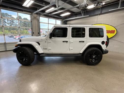 Bright White Clearcoat 2018 Jeep Wrangler Unlimited Sahara
