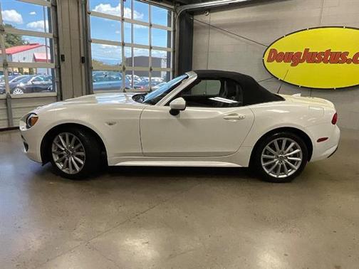 2017 FIAT 124 Spider Base