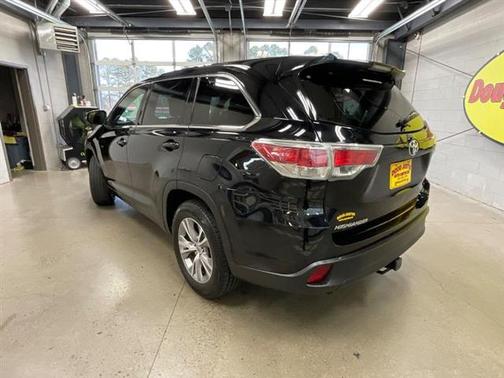 2014 Toyota Highlander LE