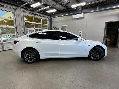 Pearl White Multi-Coat 2020 Tesla Model 3 Long Range