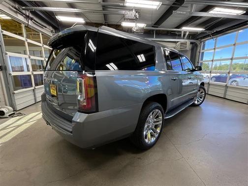 Quicksilver Metallic 2018 GMC Yukon XL SLT