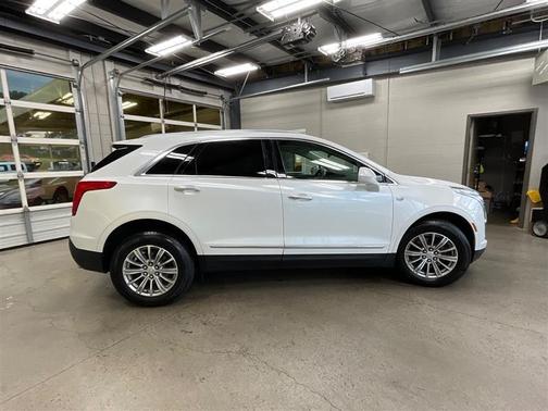 Crystal White Tricoat 2019 Cadillac XT5 Luxury