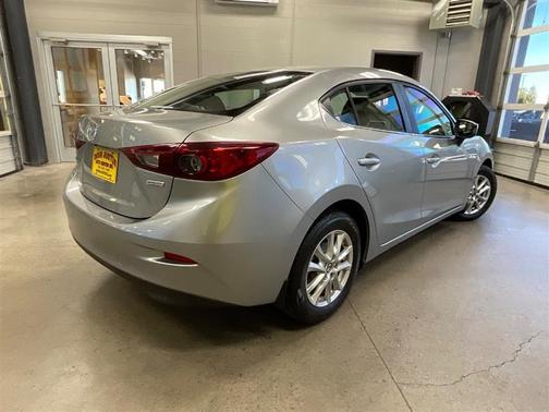 2016 Mazda Mazda3 i Sport