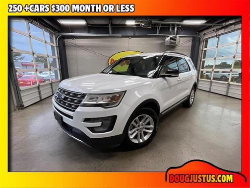 White 2017 Ford Explorer XLT