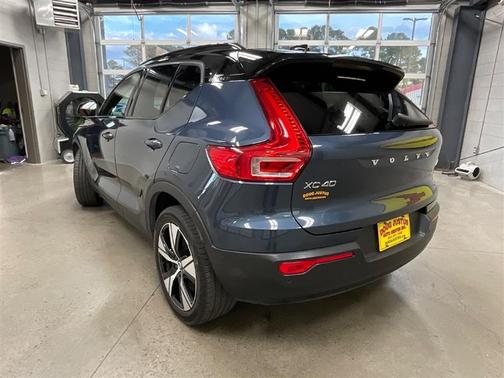 2022 Volvo XC40 Recharge Pure Electric P8 Twin Plus