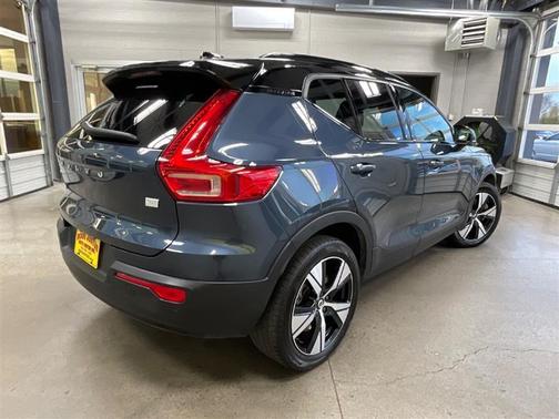 2022 Volvo XC40 Recharge Pure Electric P8 Twin Plus