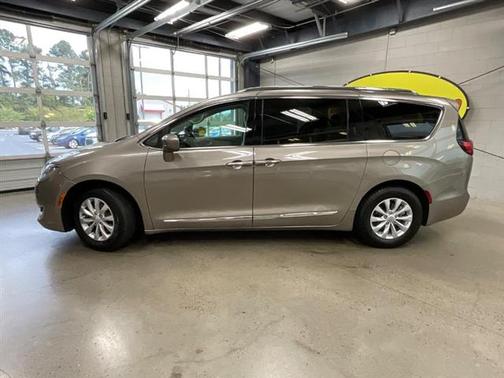 2018 Chrysler Pacifica Touring-L