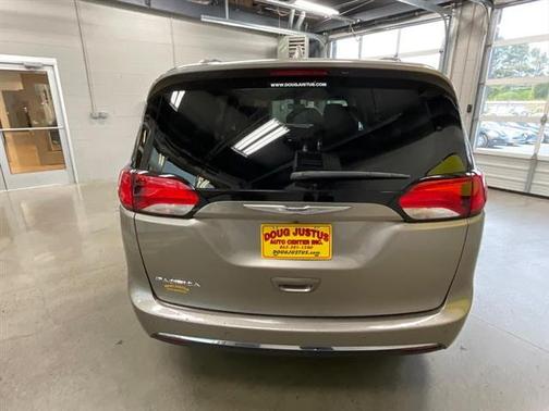 2018 Chrysler Pacifica Touring-L