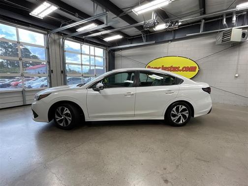 Crystal White Pearl 2020 Subaru Legacy Premium