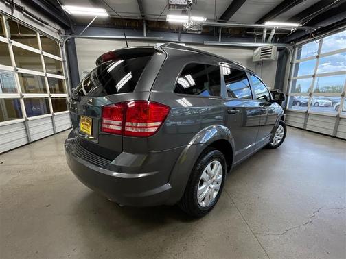 Granite Pearlcoat 2020 Dodge Journey SE Value