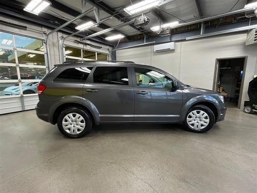 Granite Pearlcoat 2020 Dodge Journey SE Value