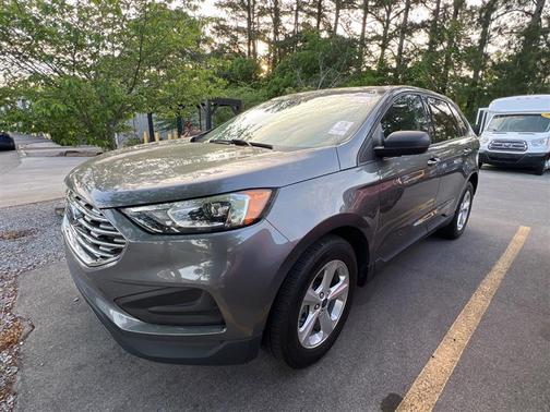 Carbonized Gray Metallic 2021 Ford Edge SE