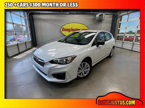 Crystal White Pearl 2018 Subaru Impreza 2.0i
