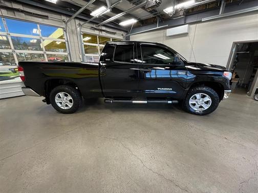 2015 Toyota Tundra SR5
