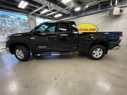 2015 Toyota Tundra SR5