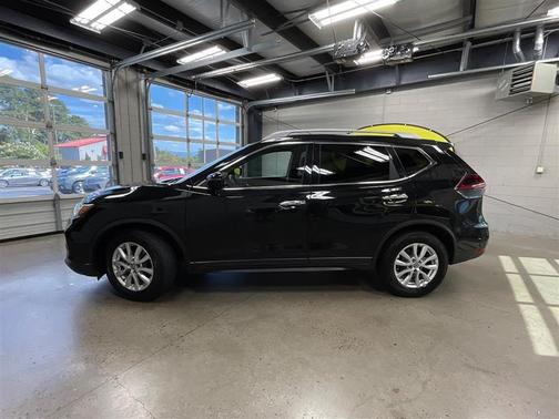 Magnetic Black Pearl 2020 Nissan Rogue SV