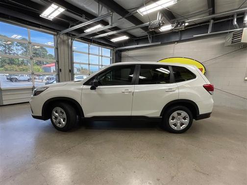 Crystal White Pearl 2019 Subaru Forester Base