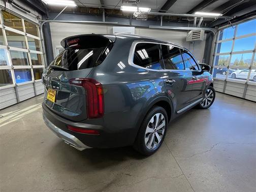 2022 Kia Telluride S
