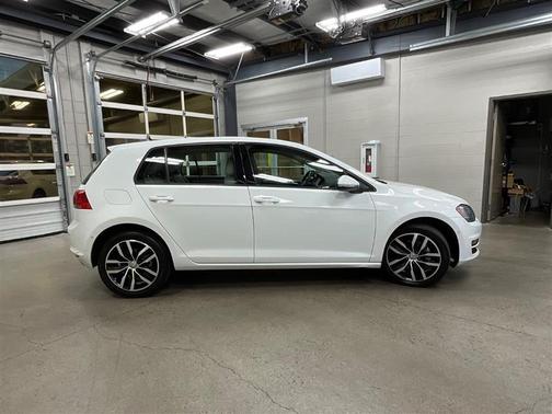 2016 Volkswagen Golf TSI SE 4-Door