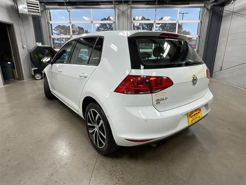 2016 Volkswagen Golf TSI SE 4-Door