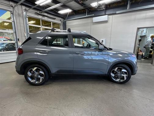 2020 Hyundai VENUE SEL