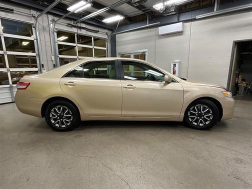 2010 Toyota Camry LE