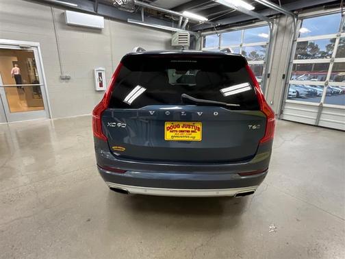 2018 Volvo XC90 T6 Momentum