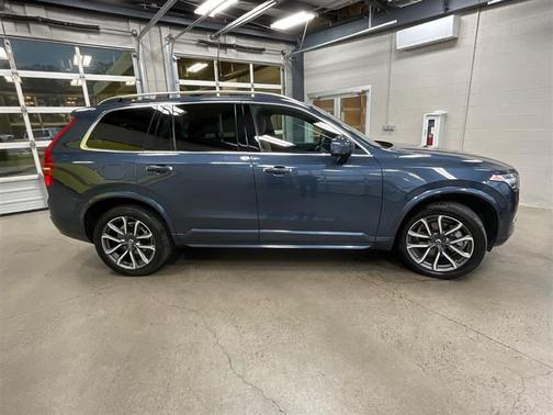 2018 Volvo XC90 T6 Momentum