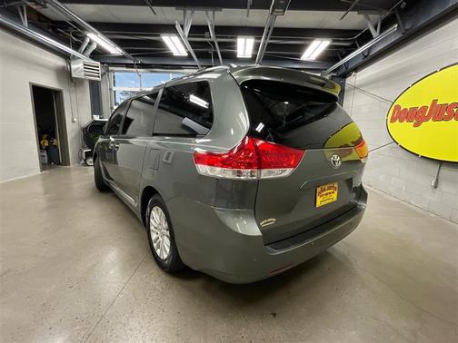 2011 Toyota Sienna XLE