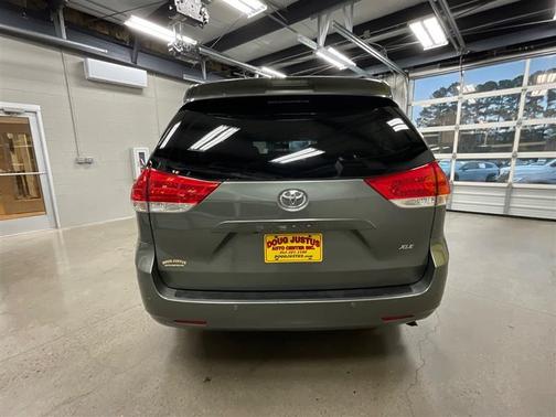 2011 Toyota Sienna XLE