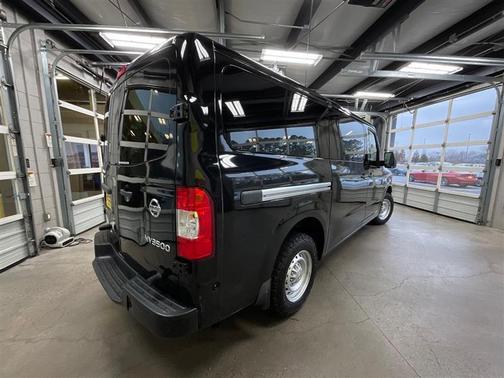 2017 Nissan NV Passenger NV3500 HD S V6