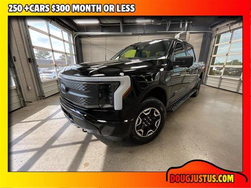 Agate Black Metallic 2022 Ford F-150 Lightning XLT