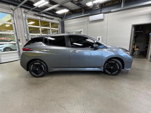 Gun Metallic 2024 Nissan Leaf SV PLUS