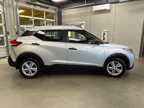 2019 Nissan Kicks S