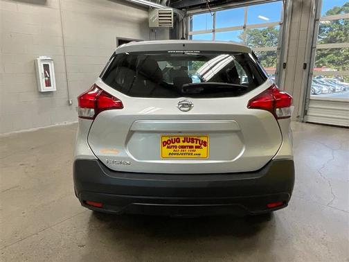 2019 Nissan Kicks S