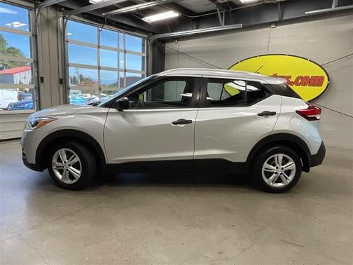 2019 Nissan Kicks S