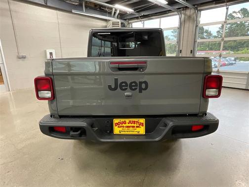2021 Jeep Gladiator Willys 4x4