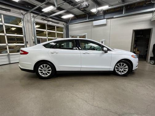 2016 Ford Fusion S