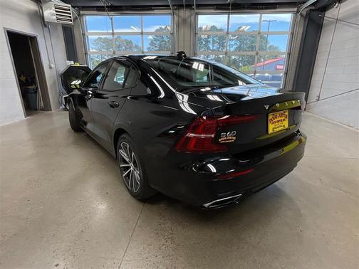 Black Stone 2022 Volvo S60 T5 Momentum