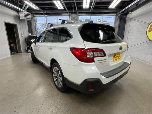 2019 Subaru Outback 2.5i Touring