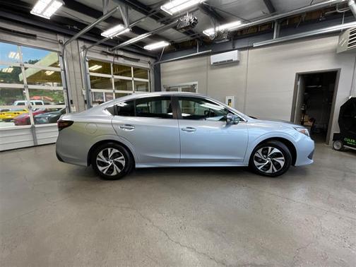 Ice Silver Metallic 2020 Subaru Legacy Premium