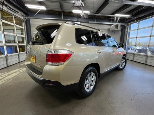 Gold 2012 Toyota Highlander Base