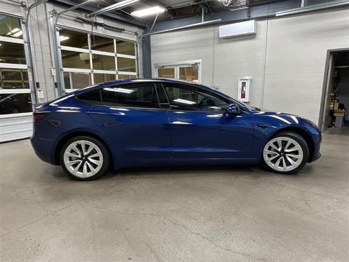 2022 Tesla Model 3 Standard Range