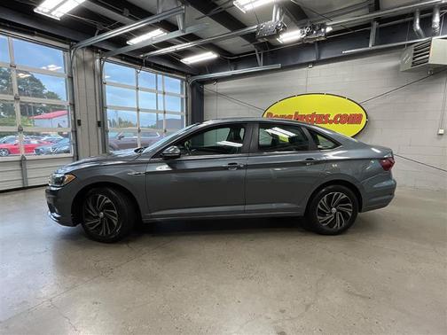Platinum Gray Metallic 2019 Volkswagen Jetta 1.4T SEL Premium